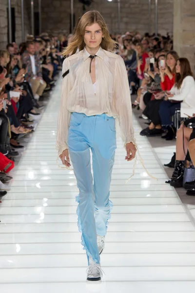 Look 47